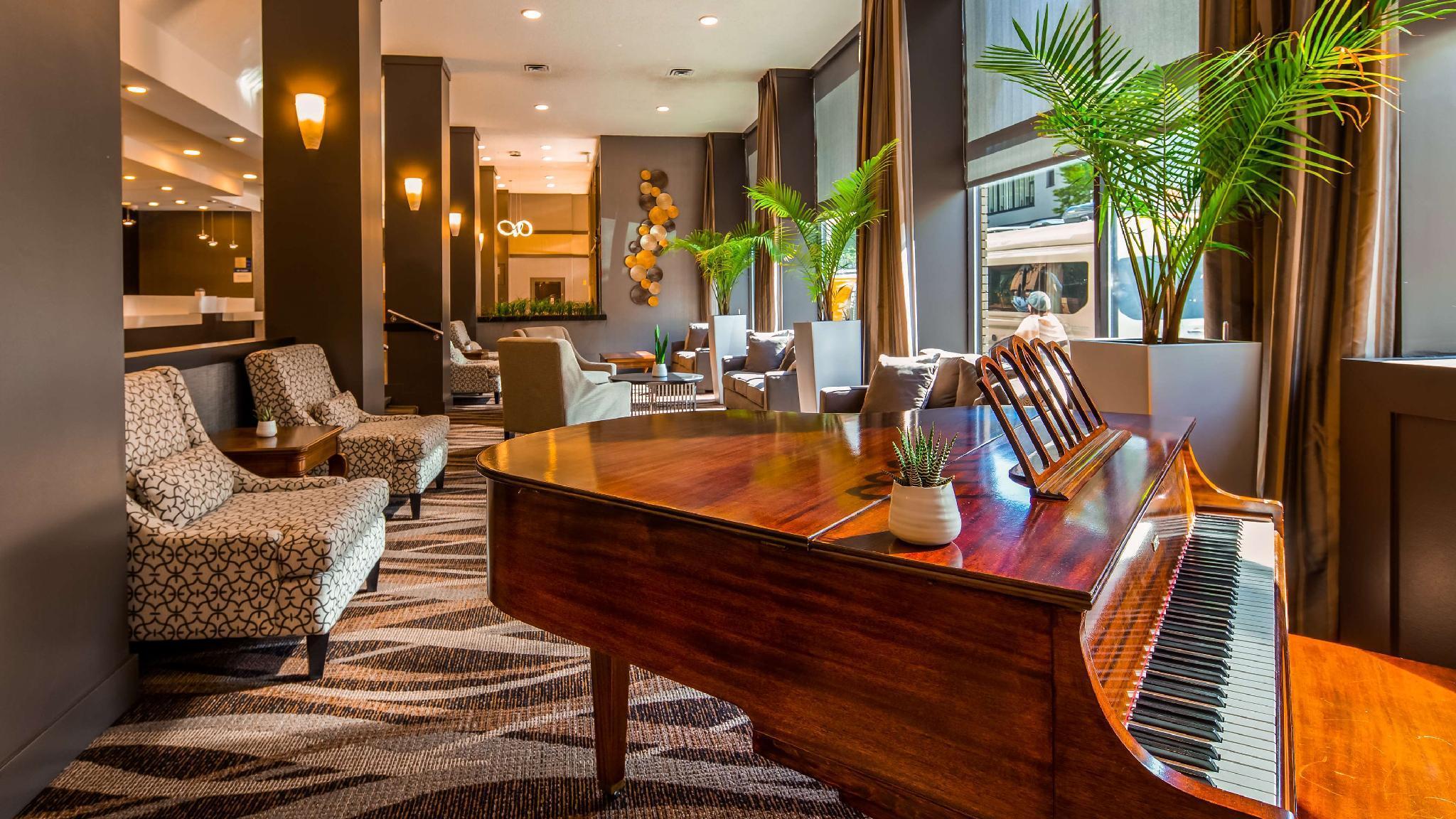 BEST WESTERN PLUS Carlton Plaza Hotel Victoria Exterior foto
