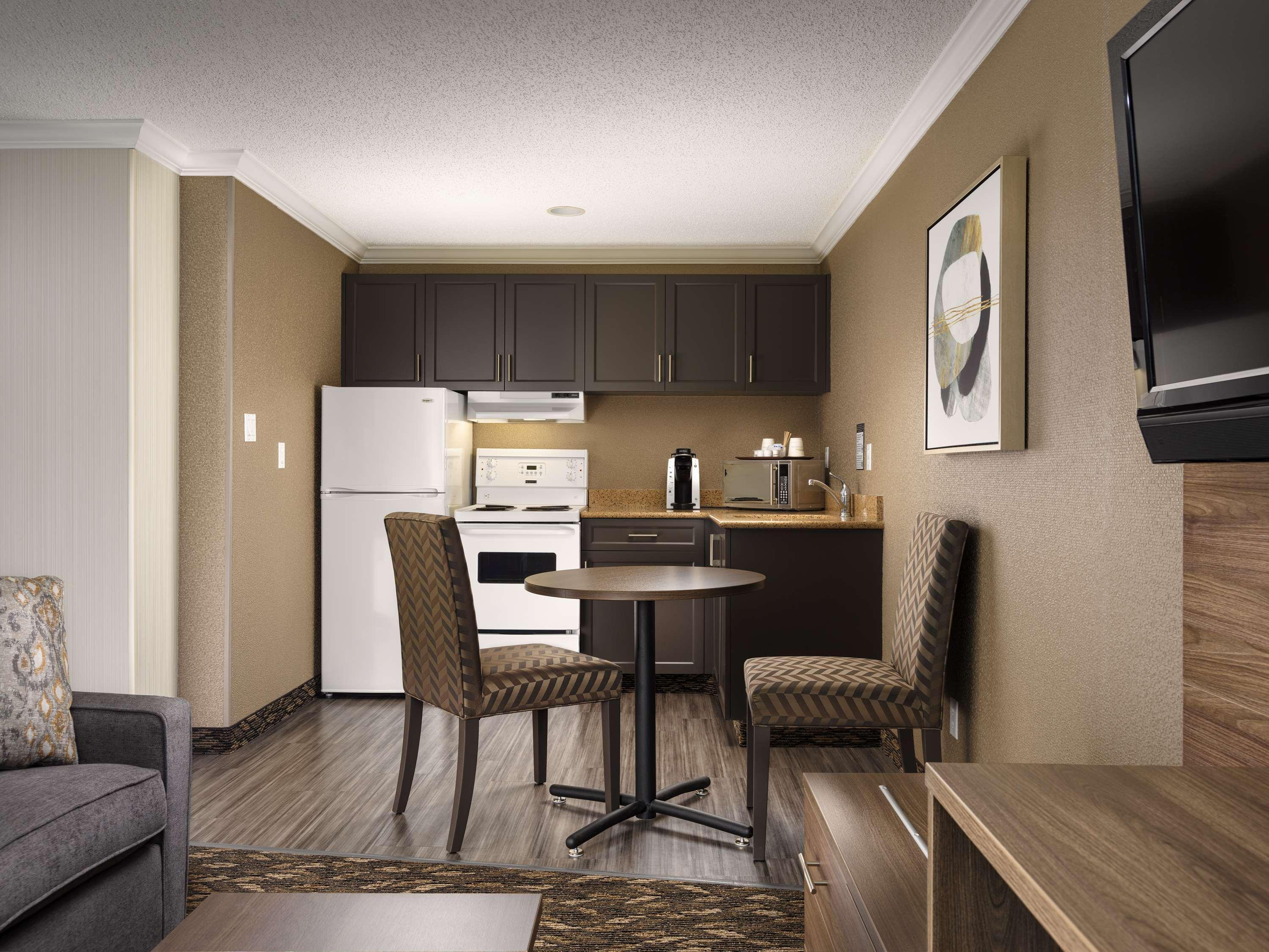 BEST WESTERN PLUS Carlton Plaza Hotel Victoria Exterior foto