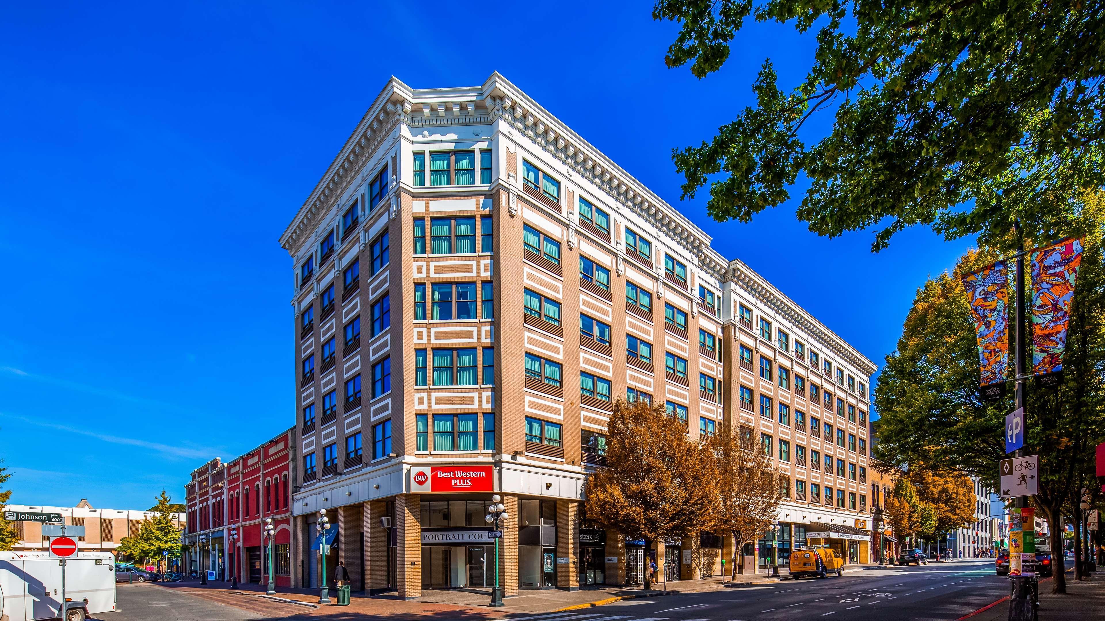 BEST WESTERN PLUS Carlton Plaza Hotel Victoria Exterior foto