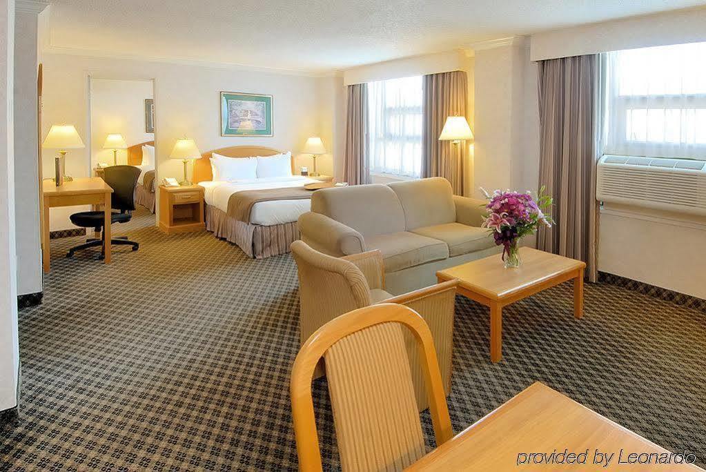 BEST WESTERN PLUS Carlton Plaza Hotel Victoria Habitación foto