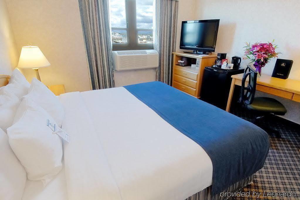 BEST WESTERN PLUS Carlton Plaza Hotel Victoria Habitación foto