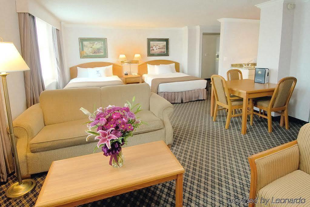 BEST WESTERN PLUS Carlton Plaza Hotel Victoria Exterior foto