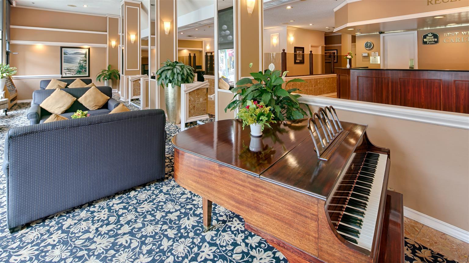 BEST WESTERN PLUS Carlton Plaza Hotel Victoria Exterior foto